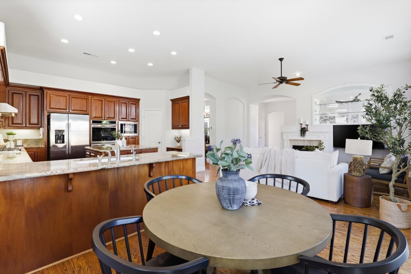 Detail Gallery Image 16 of 50 For 19076 Savannah Ct, Morgan Hill,  CA 95037 - 4 Beds | 3/1 Baths