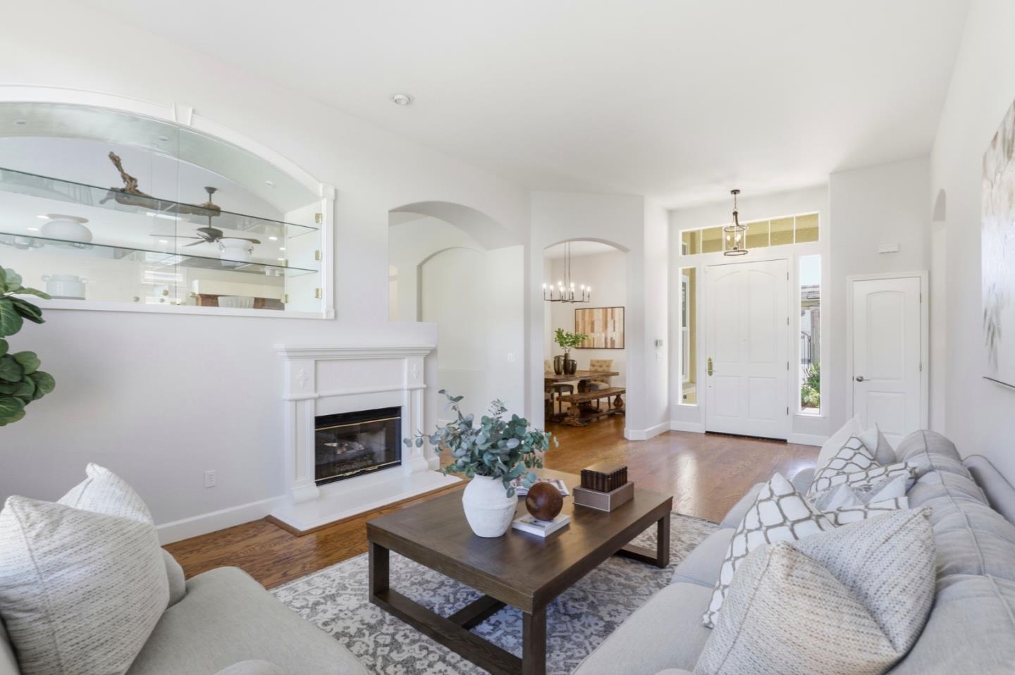 Detail Gallery Image 7 of 50 For 19076 Savannah Ct, Morgan Hill,  CA 95037 - 4 Beds | 3/1 Baths