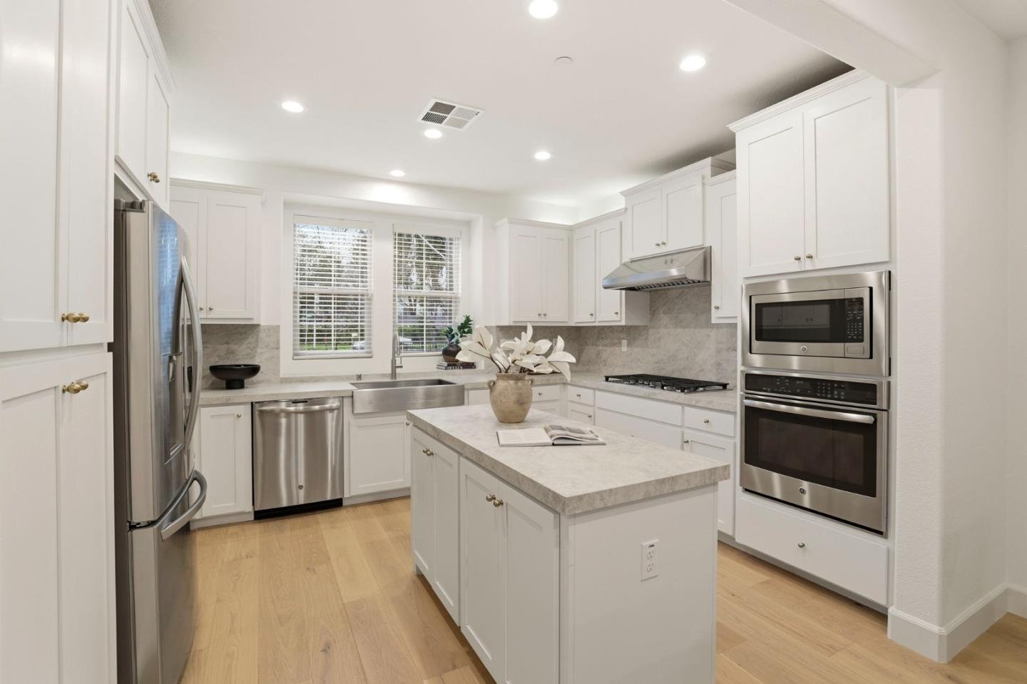 Detail Gallery Image 10 of 33 For 3042 via Siena Pl, Santa Clara,  CA 95051 - 3 Beds | 2/1 Baths