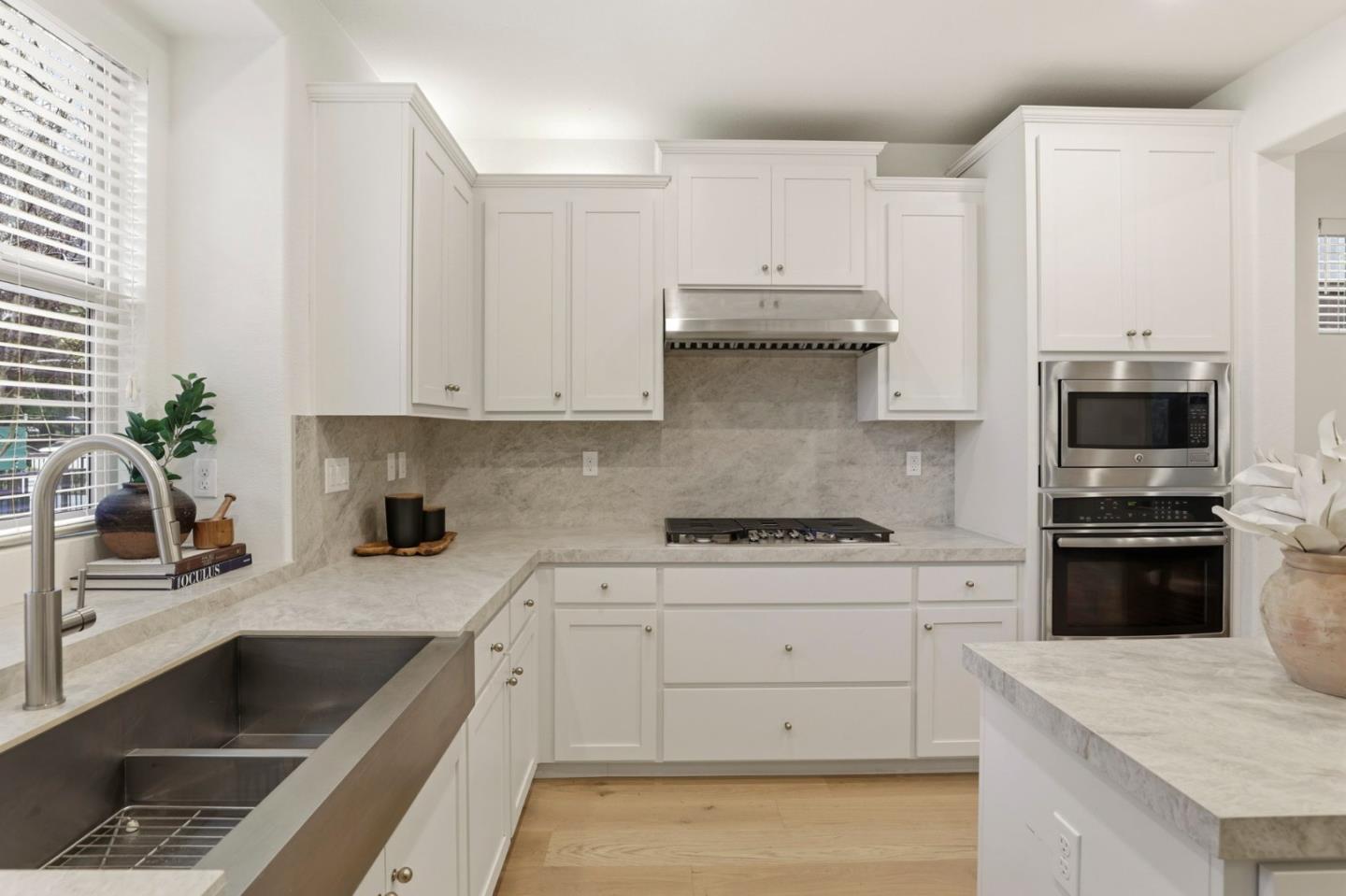 Detail Gallery Image 12 of 33 For 3042 via Siena Pl, Santa Clara,  CA 95051 - 3 Beds | 2/1 Baths