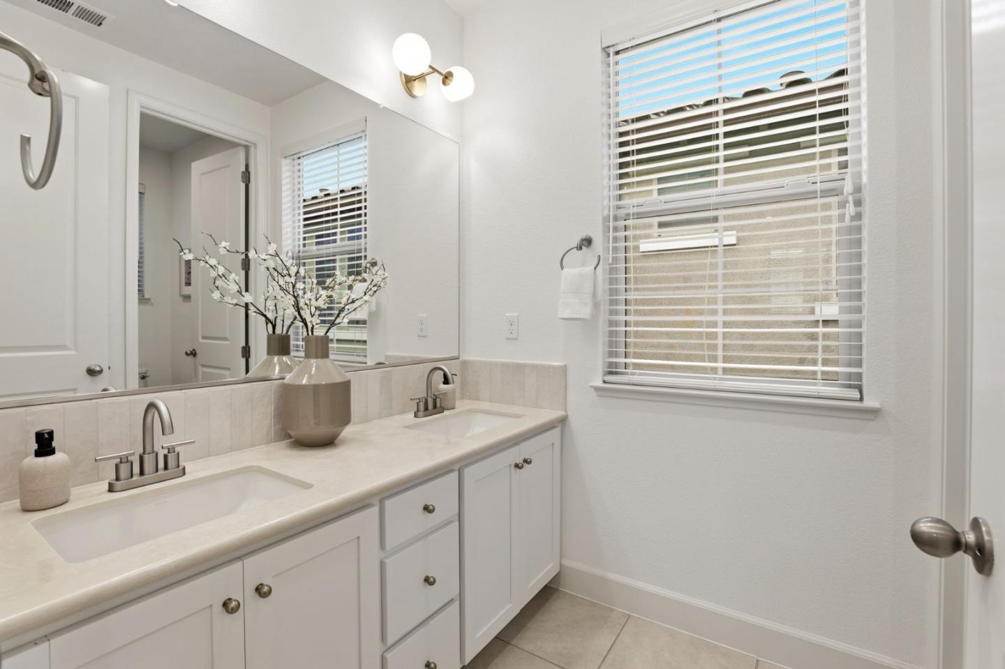 Detail Gallery Image 22 of 33 For 3042 via Siena Pl, Santa Clara,  CA 95051 - 3 Beds | 2/1 Baths