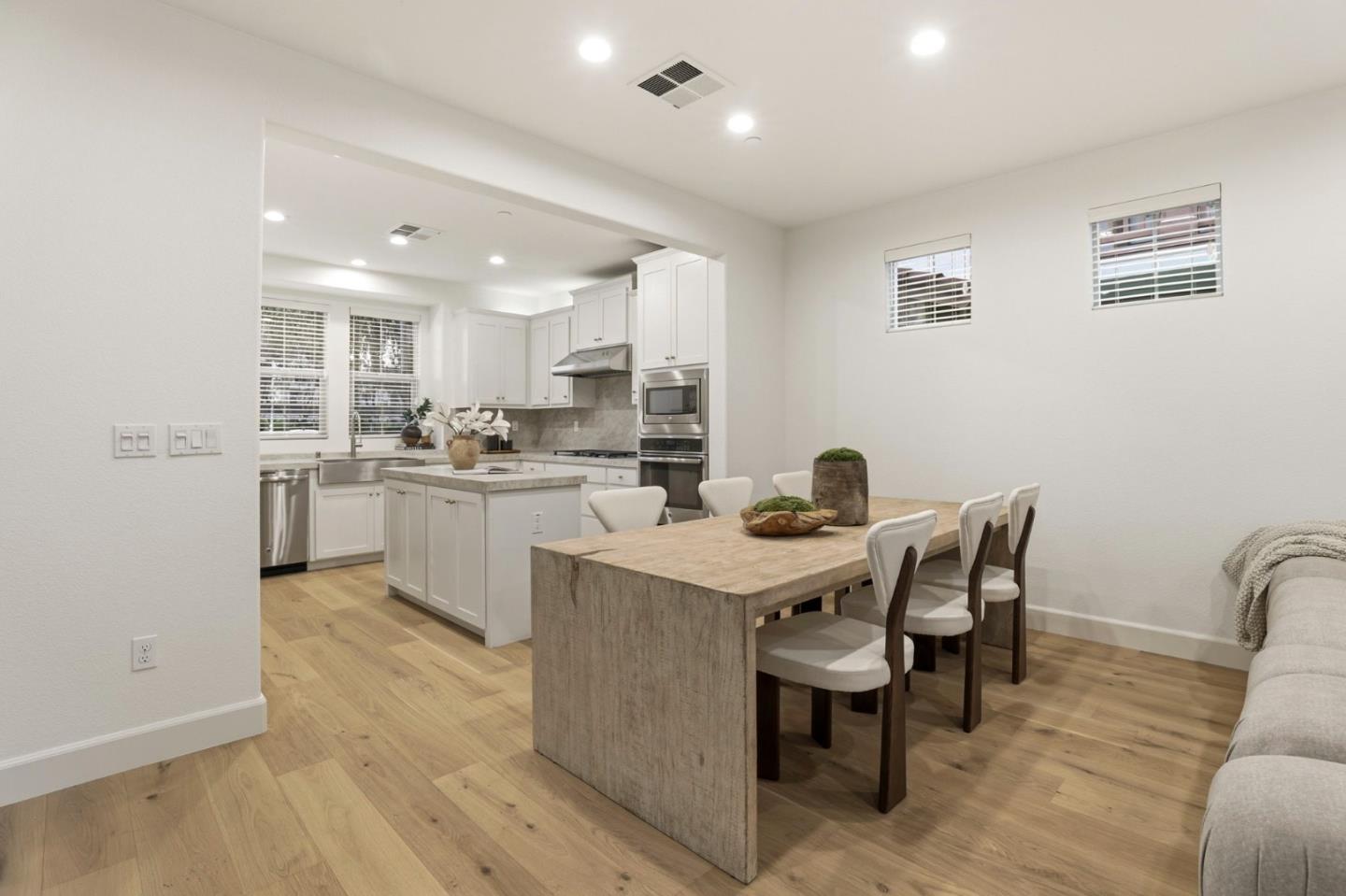 Detail Gallery Image 8 of 33 For 3042 via Siena Pl, Santa Clara,  CA 95051 - 3 Beds | 2/1 Baths