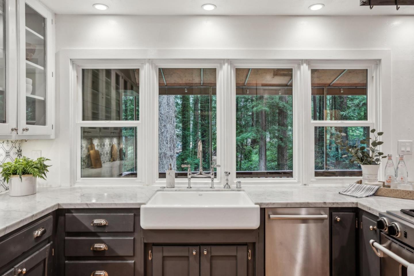 Detail Gallery Image 15 of 78 For 13872 Silver Sky Way, Woodside,  CA 94062 - 3 Beds | 2/1 Baths