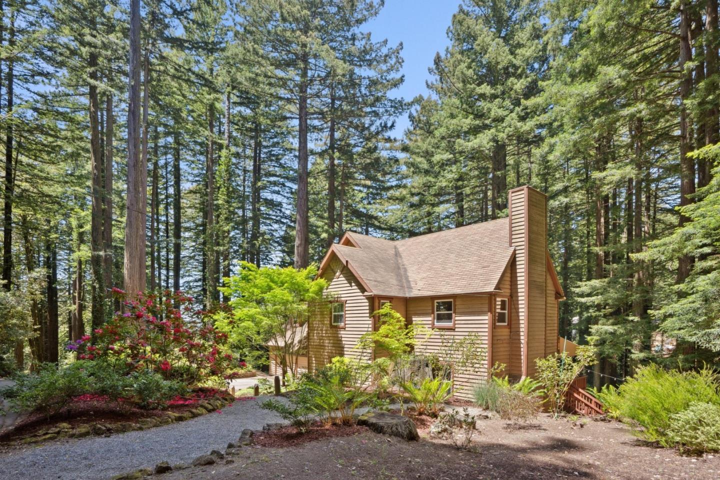 Detail Gallery Image 3 of 78 For 13872 Silver Sky Way, Woodside,  CA 94062 - 3 Beds | 2/1 Baths