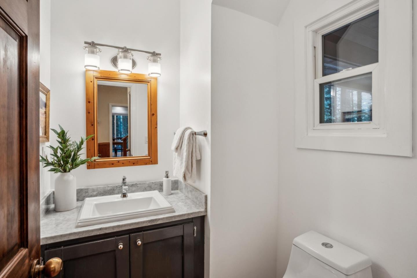 Detail Gallery Image 33 of 78 For 13872 Silver Sky Way, Woodside,  CA 94062 - 3 Beds | 2/1 Baths