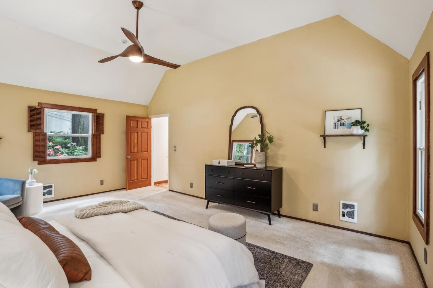 Detail Gallery Image 39 of 78 For 13872 Silver Sky Way, Woodside,  CA 94062 - 3 Beds | 2/1 Baths