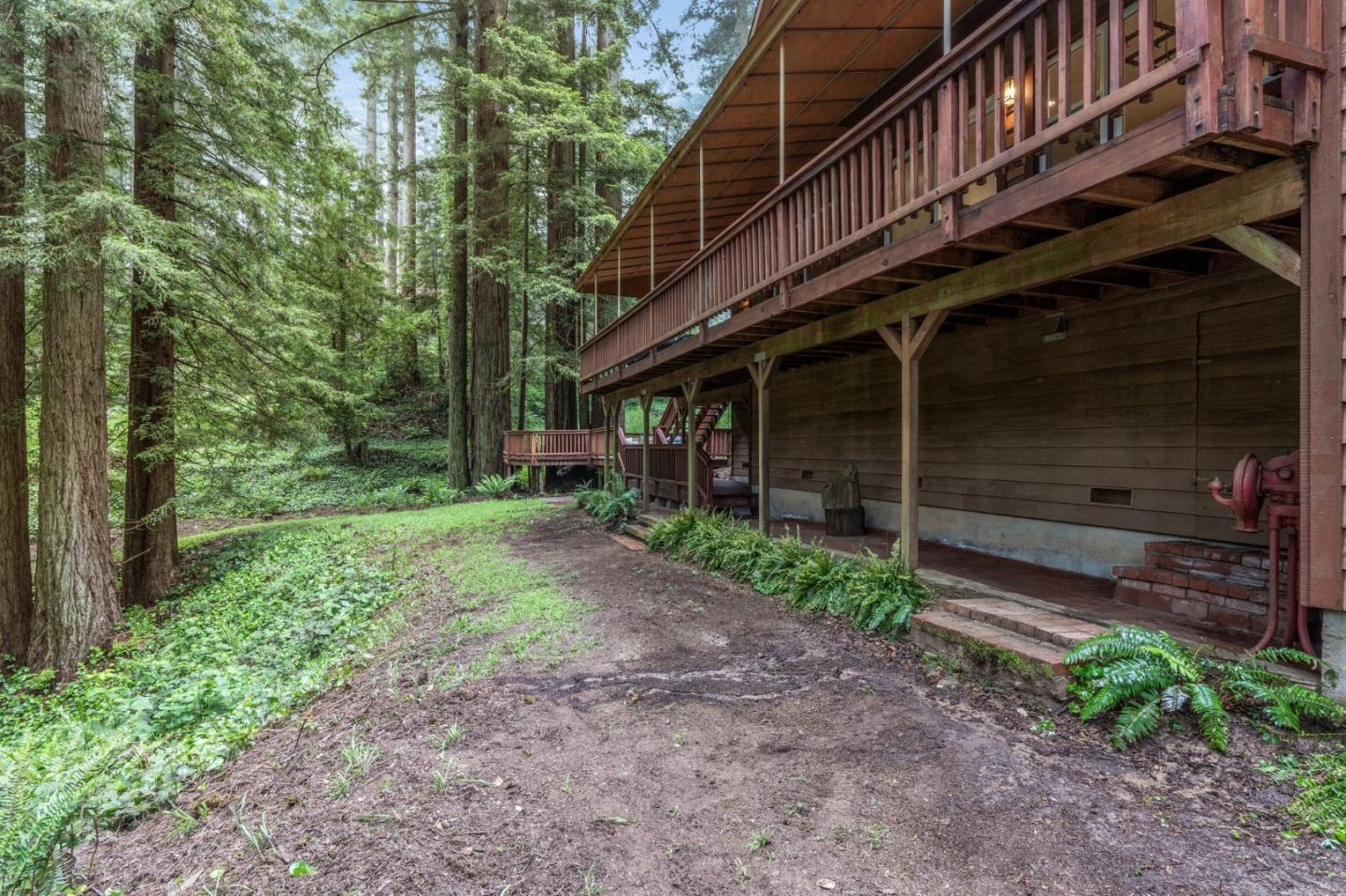 Detail Gallery Image 72 of 78 For 13872 Silver Sky Way, Woodside,  CA 94062 - 3 Beds | 2/1 Baths