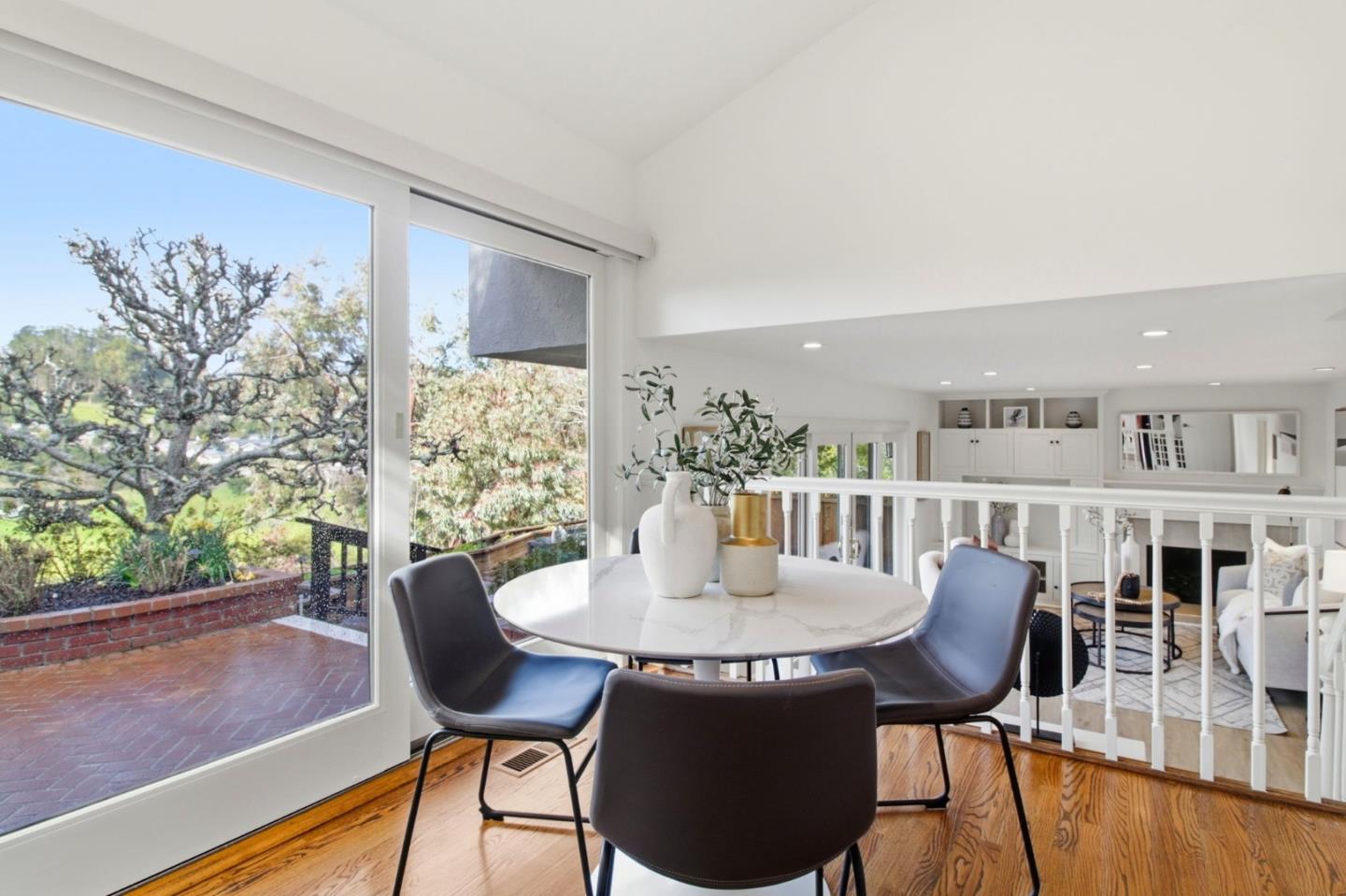 Detail Gallery Image 20 of 53 For 1912 Los Altos Dr, San Mateo,  CA 94402 - 4 Beds | 3 Baths