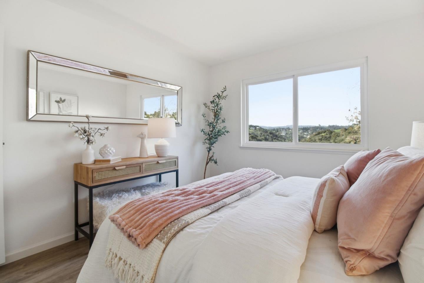 Detail Gallery Image 32 of 53 For 1912 Los Altos Dr, San Mateo,  CA 94402 - 4 Beds | 3 Baths