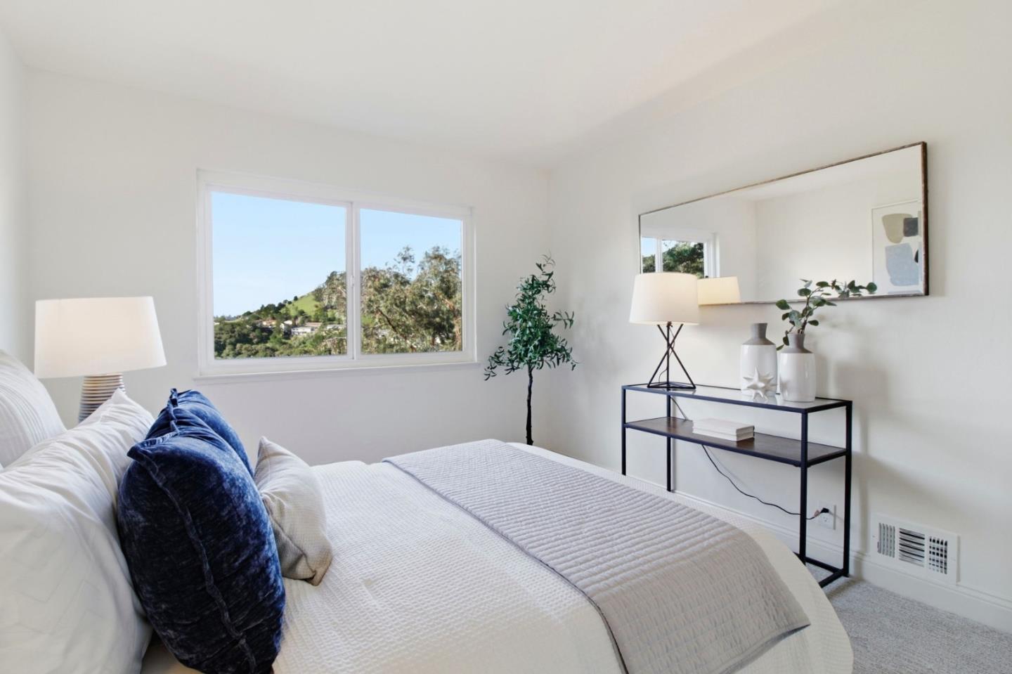 Detail Gallery Image 34 of 53 For 1912 Los Altos Dr, San Mateo,  CA 94402 - 4 Beds | 3 Baths