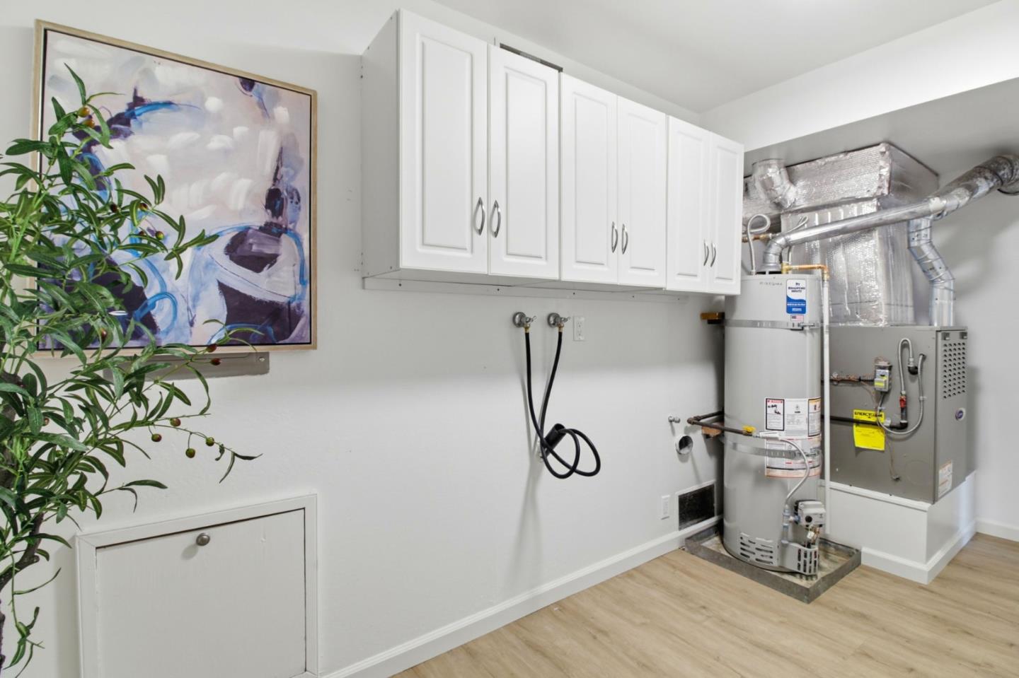 Detail Gallery Image 40 of 53 For 1912 Los Altos Dr, San Mateo,  CA 94402 - 4 Beds | 3 Baths