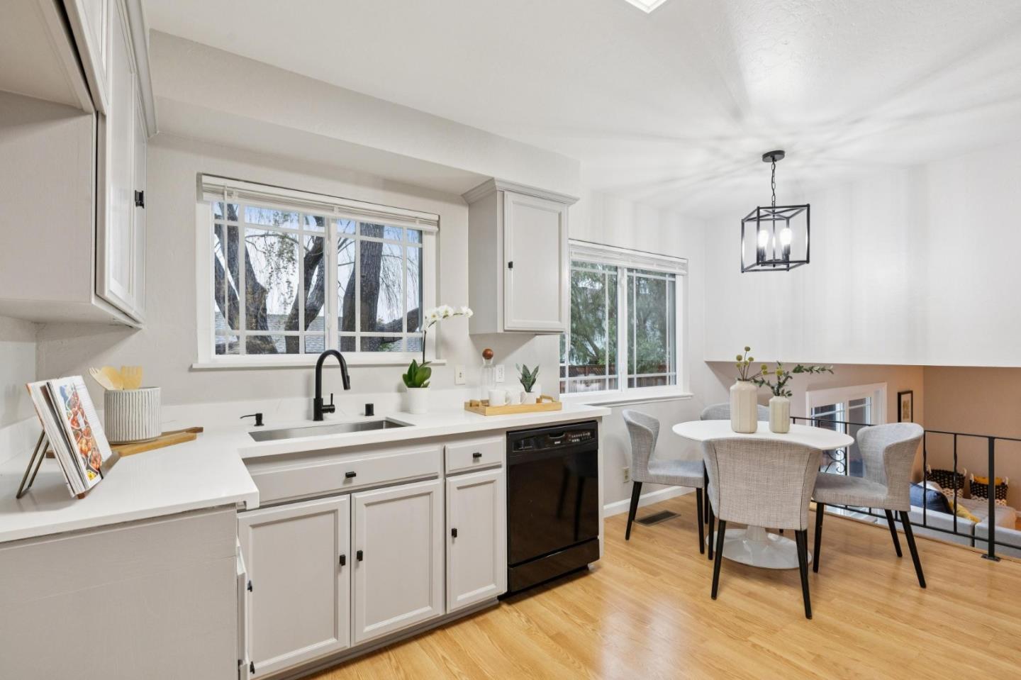 Detail Gallery Image 13 of 52 For 950 Gull Ave, Foster City,  CA 94404 - 4 Beds | 3 Baths