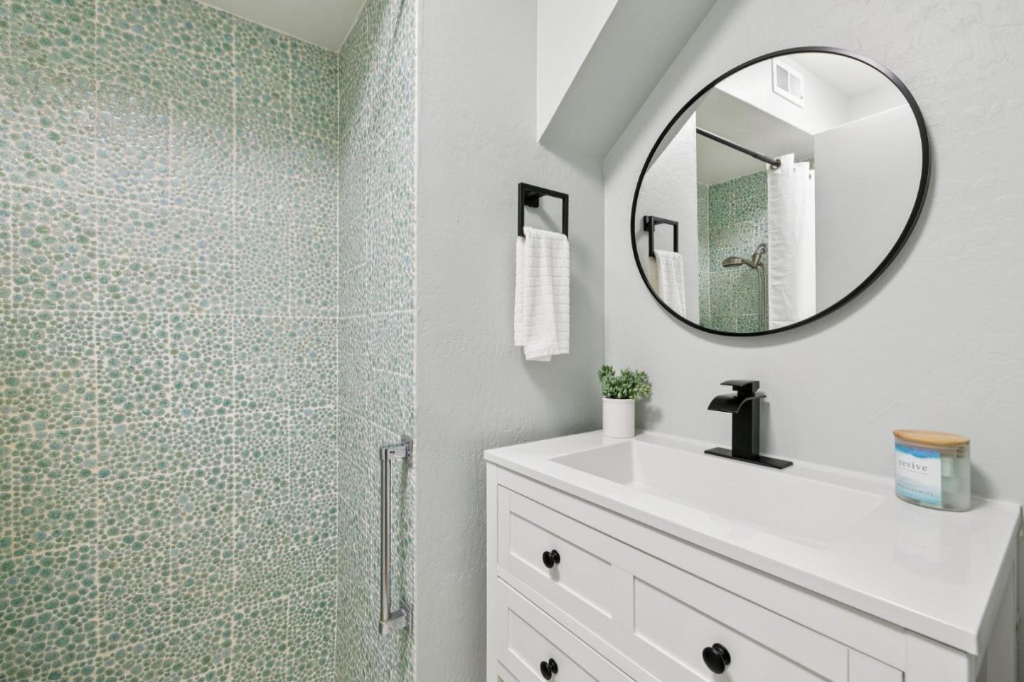 Detail Gallery Image 24 of 52 For 950 Gull Ave, Foster City,  CA 94404 - 4 Beds | 3 Baths