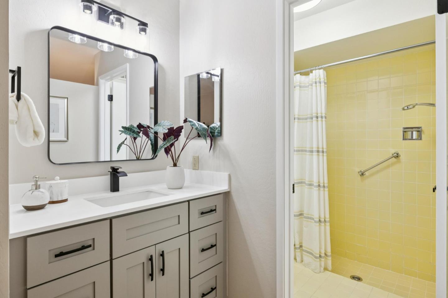 Detail Gallery Image 29 of 52 For 950 Gull Ave, Foster City,  CA 94404 - 4 Beds | 3 Baths