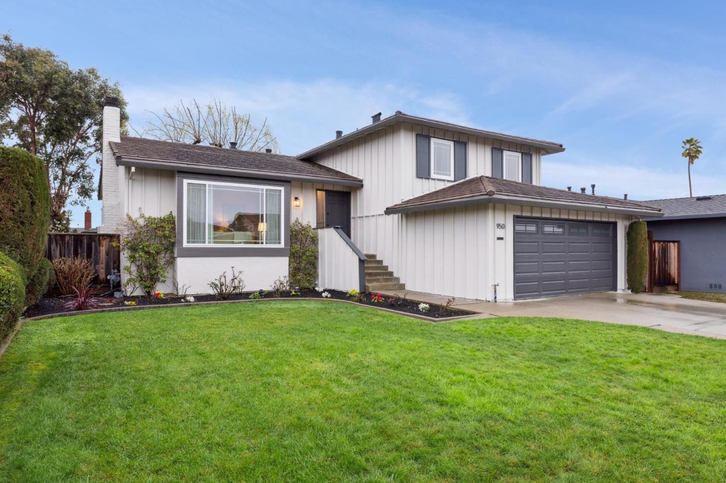 Detail Gallery Image 3 of 52 For 950 Gull Ave, Foster City,  CA 94404 - 4 Beds | 3 Baths