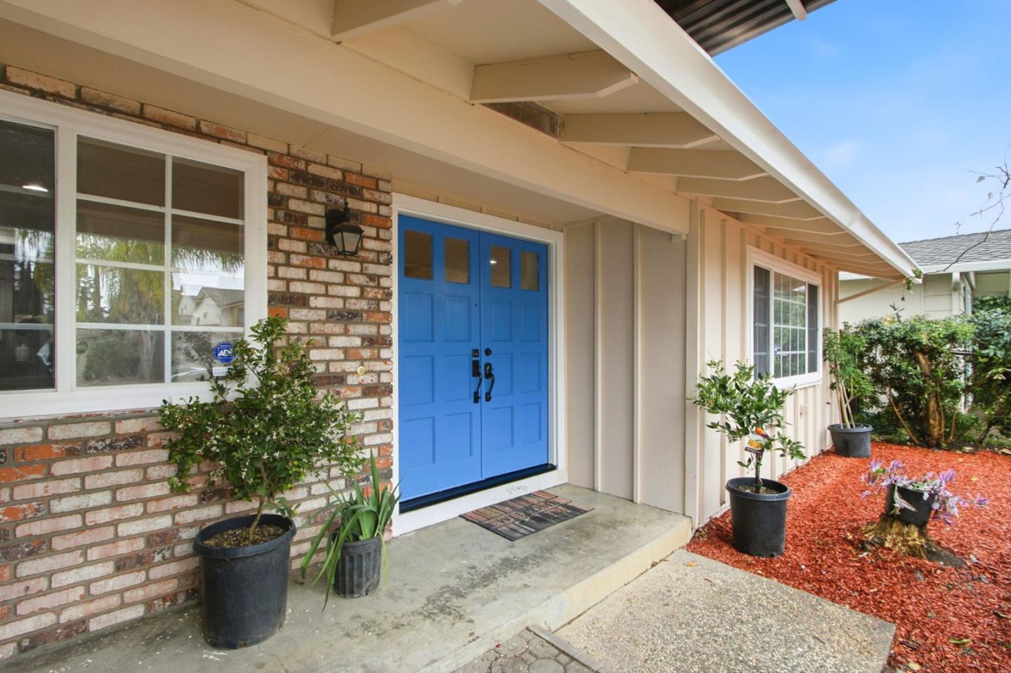 Detail Gallery Image 4 of 50 For 2911 Stevens Ln, San Jose,  CA 95148 - 3 Beds | 2 Baths