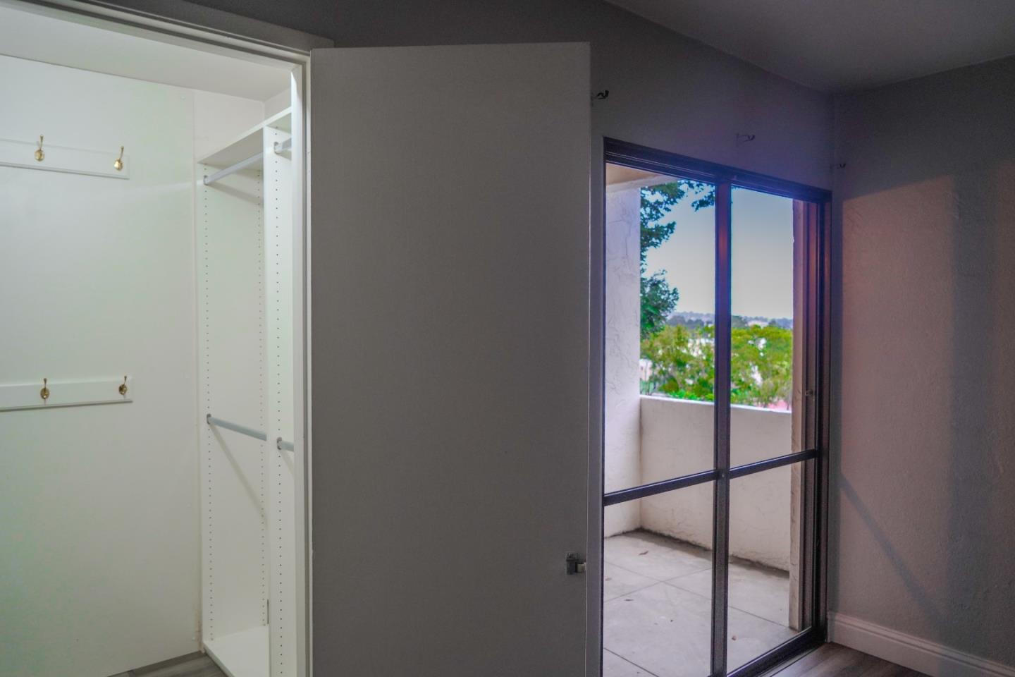 Detail Gallery Image 16 of 22 For 500 Glenwood Cir #125,  Monterey,  CA 93940 - 1 Beds | 1 Baths