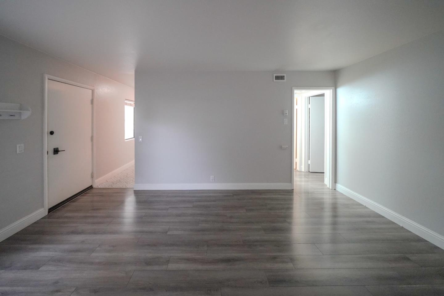 Detail Gallery Image 3 of 22 For 500 Glenwood Cir #125,  Monterey,  CA 93940 - 1 Beds | 1 Baths