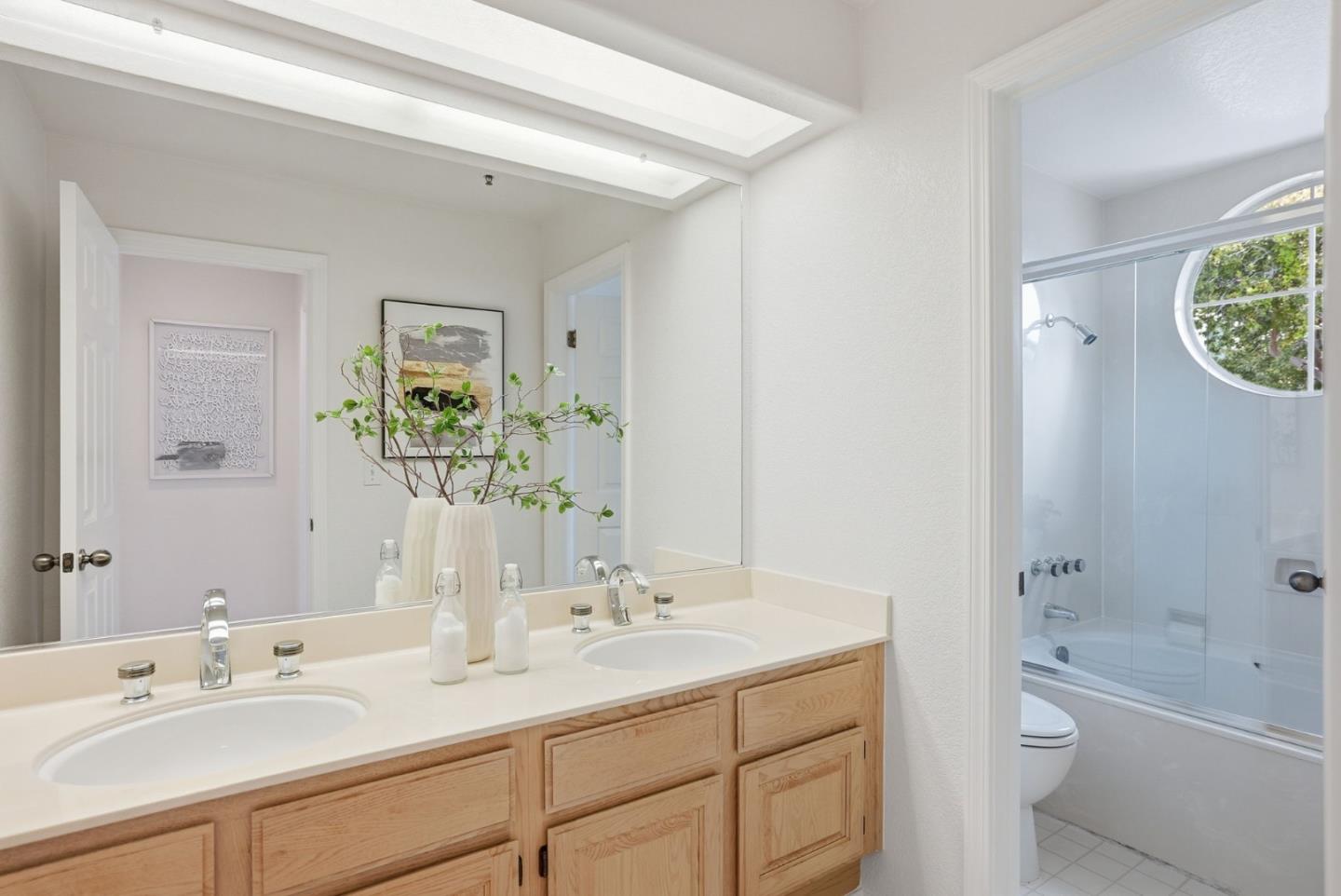 Detail Gallery Image 20 of 30 For 832 Sovereign Way, Redwood Shores,  CA 94065 - 2 Beds | 2 Baths