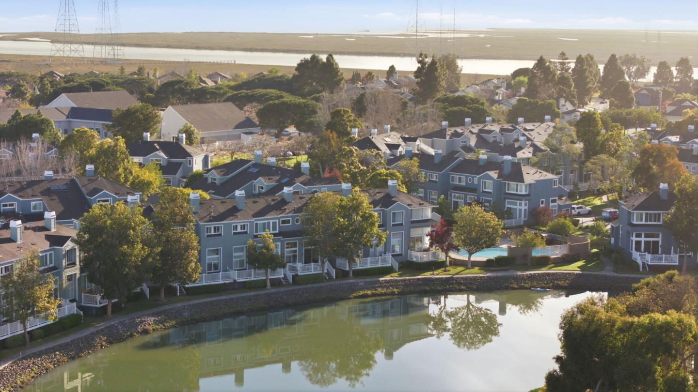 Detail Gallery Image 29 of 30 For 832 Sovereign Way, Redwood Shores,  CA 94065 - 2 Beds | 2 Baths