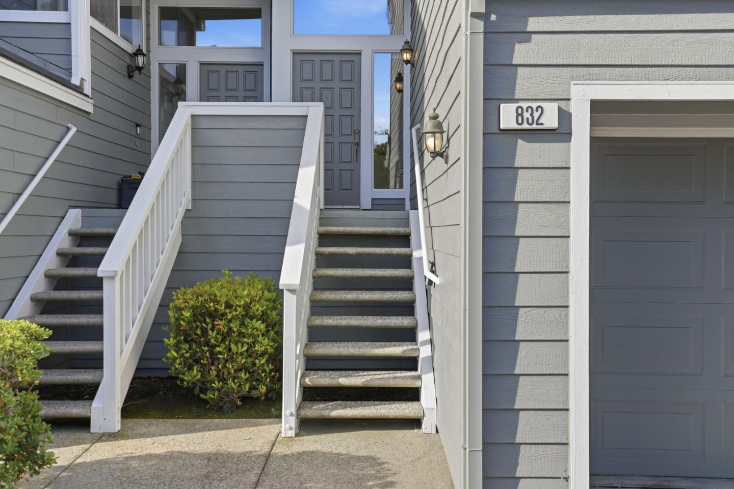 Detail Gallery Image 5 of 30 For 832 Sovereign Way, Redwood Shores,  CA 94065 - 2 Beds | 2 Baths