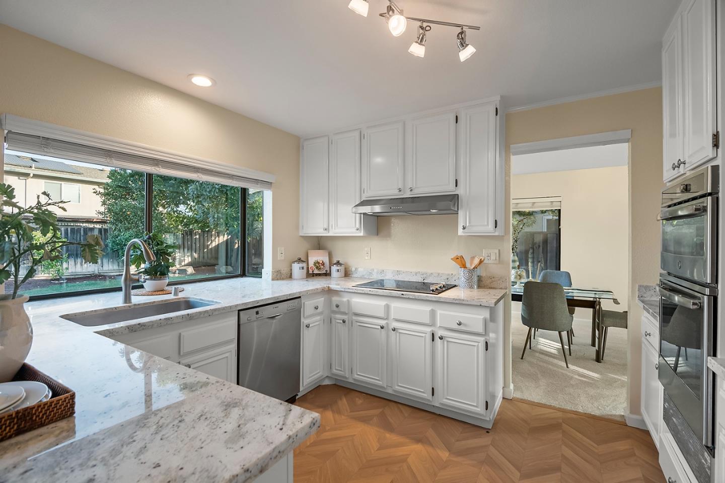 Detail Gallery Image 9 of 27 For 5252 Rio Lobo Dr, San Jose,  CA 95136 - 4 Beds | 2 Baths