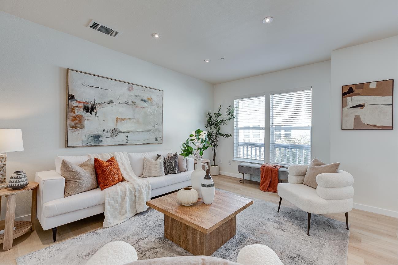 Detail Gallery Image 10 of 41 For 1908 Newbury Dr, Mountain View,  CA 94043 - 4 Beds | 3/1 Baths