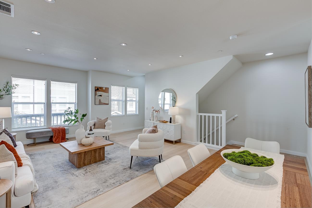 Detail Gallery Image 12 of 41 For 1908 Newbury Dr, Mountain View,  CA 94043 - 4 Beds | 3/1 Baths