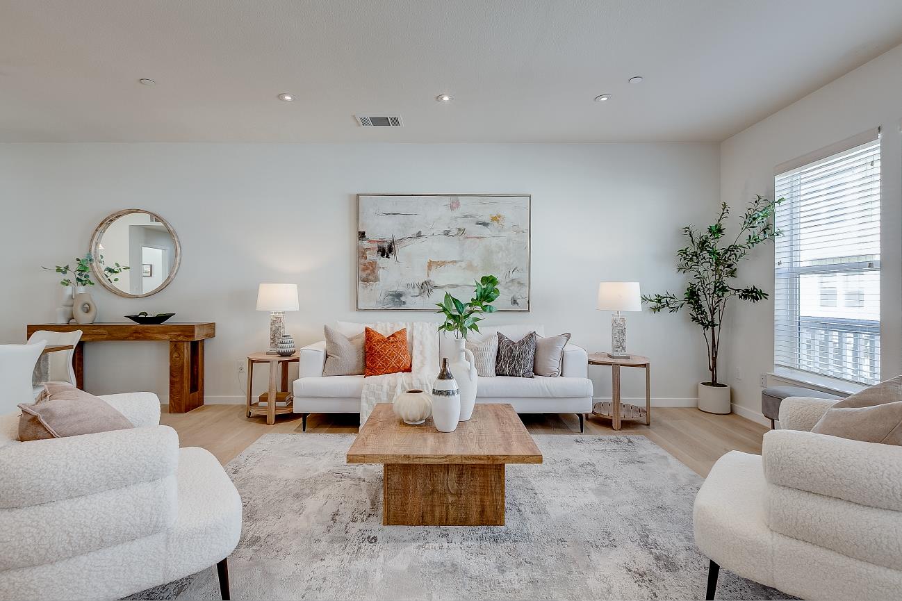 Detail Gallery Image 14 of 41 For 1908 Newbury Dr, Mountain View,  CA 94043 - 4 Beds | 3/1 Baths