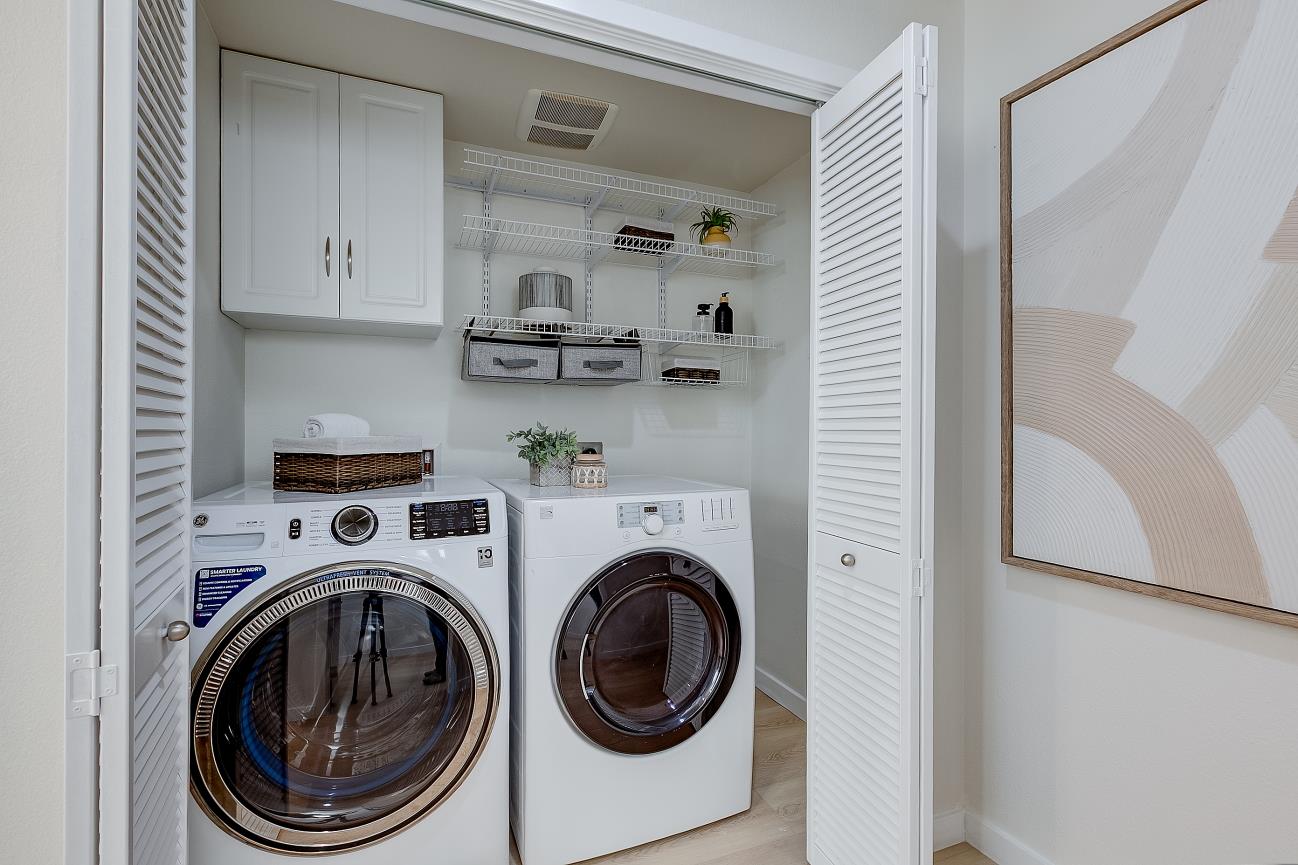 Detail Gallery Image 23 of 41 For 1908 Newbury Dr, Mountain View,  CA 94043 - 4 Beds | 3/1 Baths