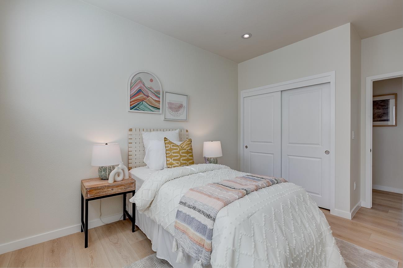 Detail Gallery Image 29 of 41 For 1908 Newbury Dr, Mountain View,  CA 94043 - 4 Beds | 3/1 Baths