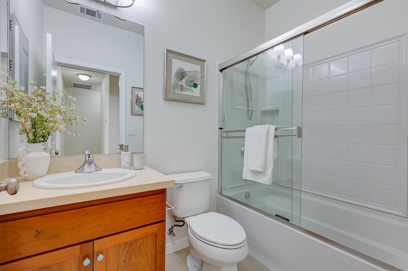 Detail Gallery Image 30 of 41 For 1908 Newbury Dr, Mountain View,  CA 94043 - 4 Beds | 3/1 Baths