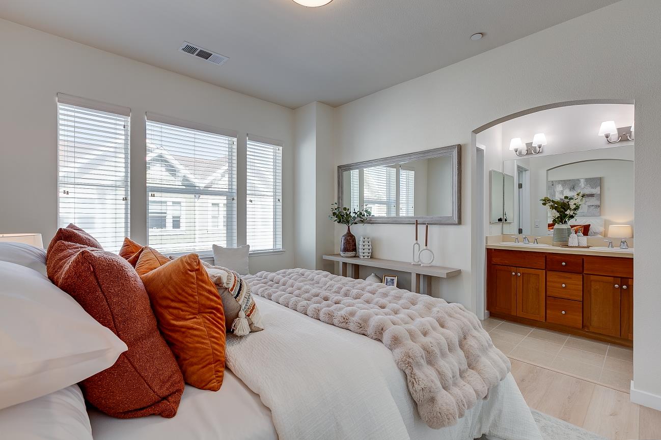 Detail Gallery Image 32 of 41 For 1908 Newbury Dr, Mountain View,  CA 94043 - 4 Beds | 3/1 Baths