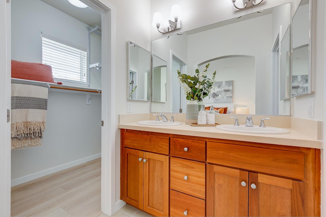 Detail Gallery Image 34 of 41 For 1908 Newbury Dr, Mountain View,  CA 94043 - 4 Beds | 3/1 Baths