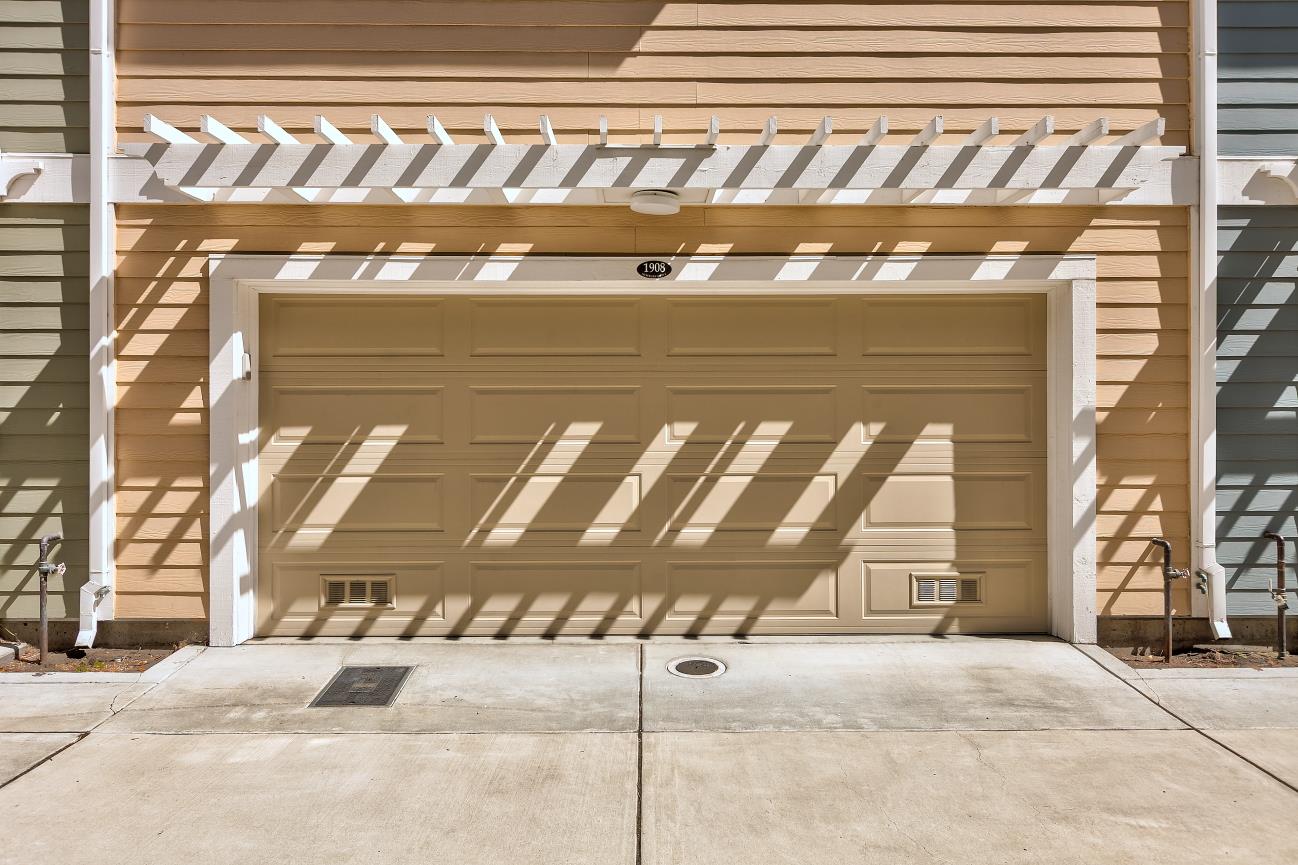 Detail Gallery Image 38 of 41 For 1908 Newbury Dr, Mountain View,  CA 94043 - 4 Beds | 3/1 Baths