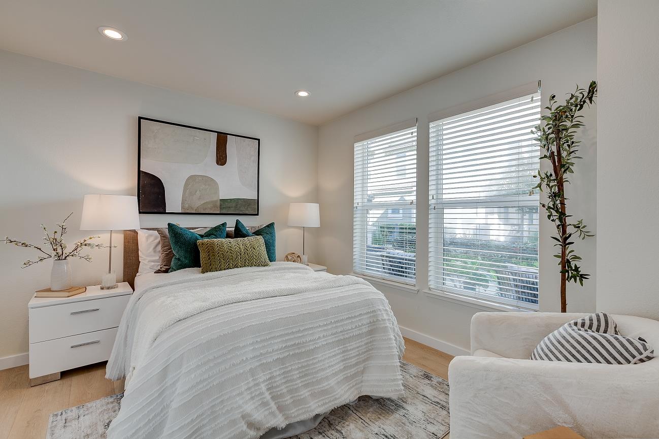 Detail Gallery Image 6 of 41 For 1908 Newbury Dr, Mountain View,  CA 94043 - 4 Beds | 3/1 Baths