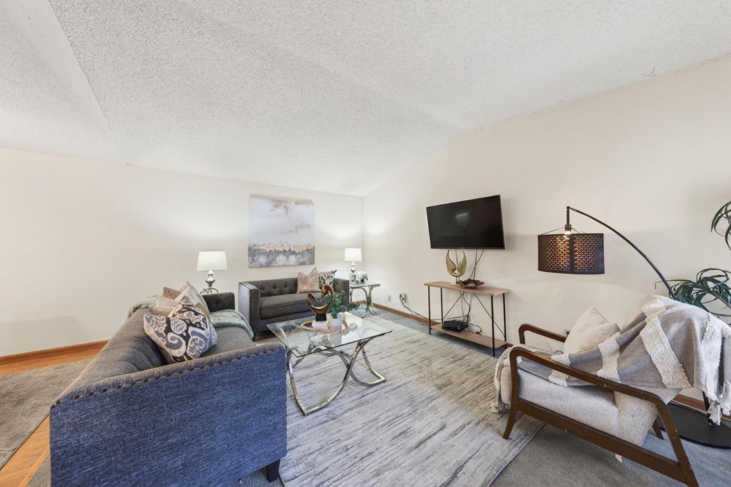 Detail Gallery Image 5 of 19 For 575 Guerra Dr, San Jose,  CA 95111 - 3 Beds | 1 Baths