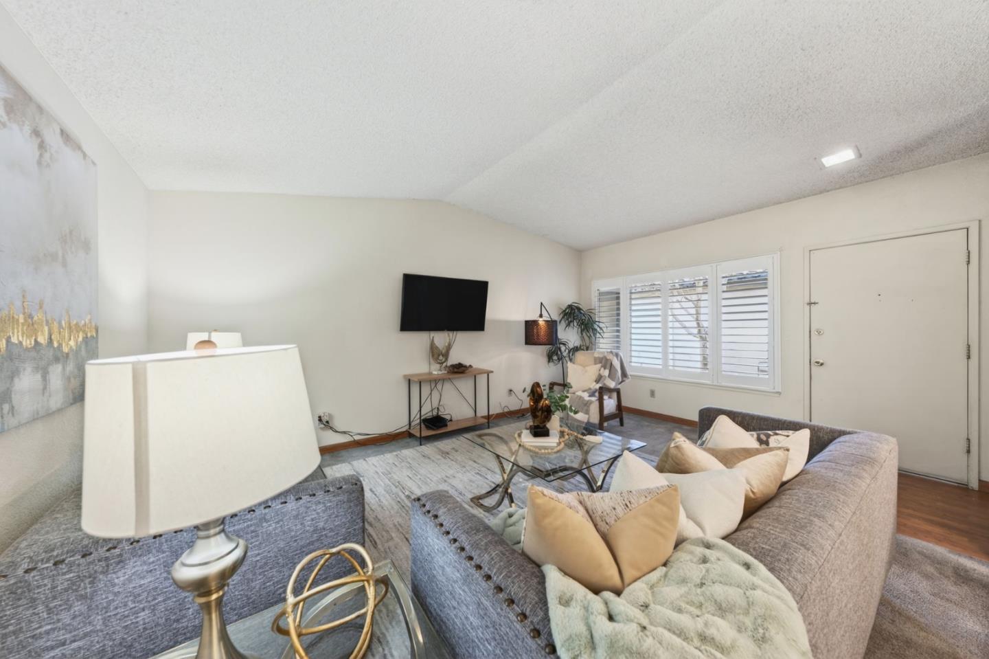 Detail Gallery Image 7 of 19 For 575 Guerra Dr, San Jose,  CA 95111 - 3 Beds | 1 Baths