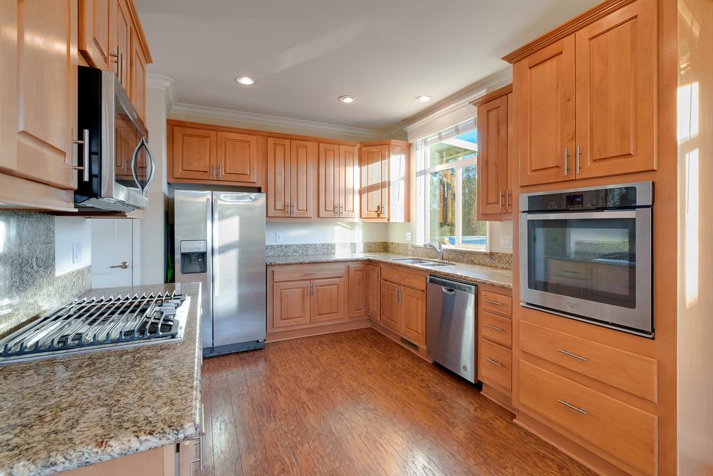 Detail Gallery Image 18 of 38 For 27 Pepperwood Way #27,  Soquel,  CA 95073 - 3 Beds | 2 Baths