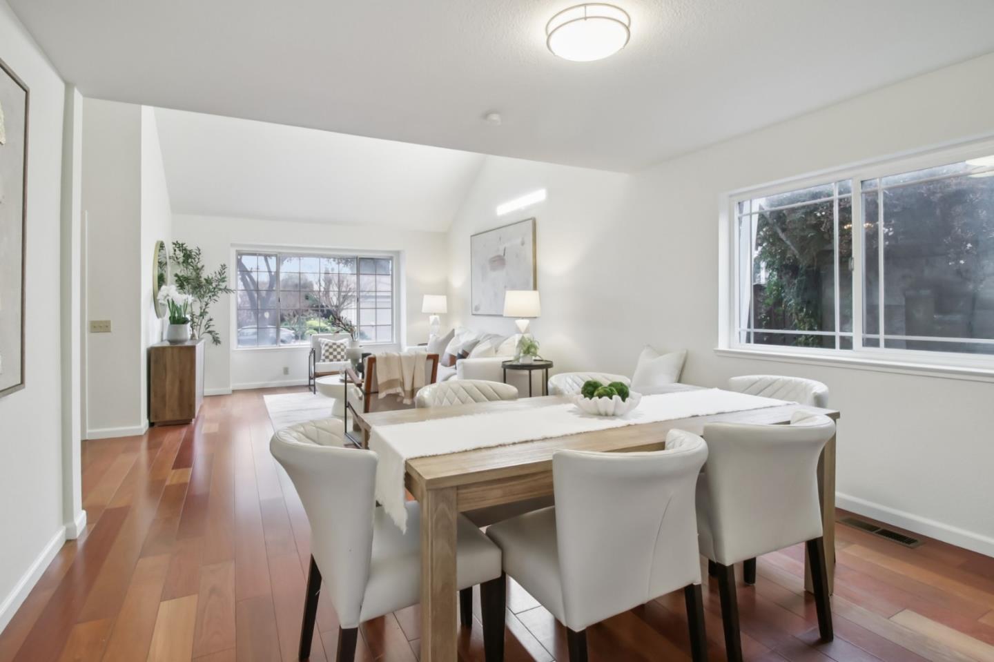 Detail Gallery Image 15 of 73 For 4142 Littleworth Way, San Jose,  CA 95135 - 5 Beds | 3 Baths