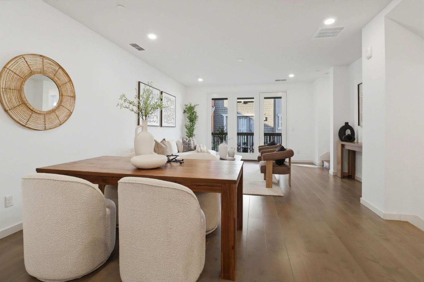 Detail Gallery Image 16 of 38 For 537 San Lorenzo Ter #2,  Sunnyvale,  CA 94085 - 3 Beds | 2/2 Baths