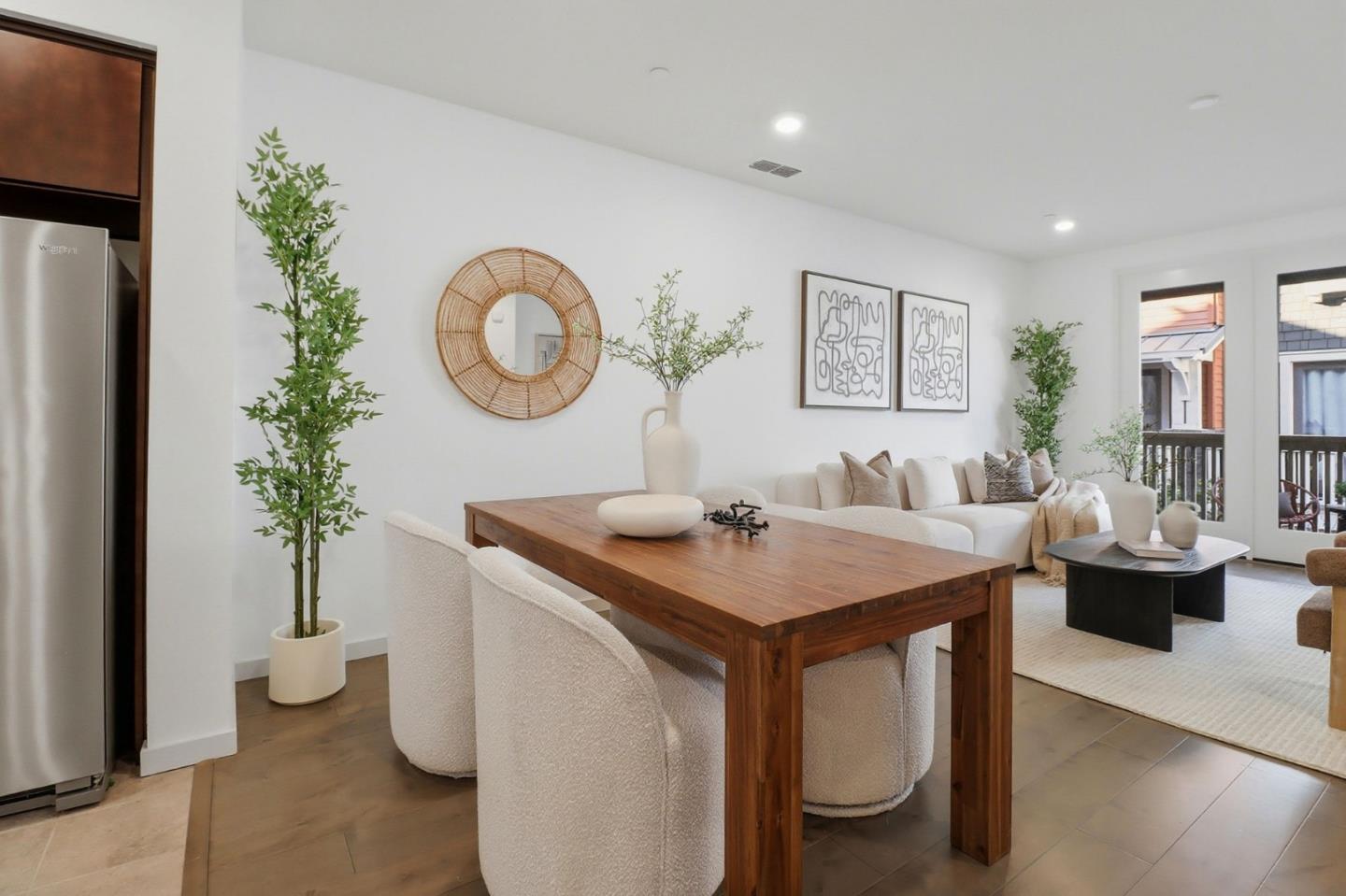 Detail Gallery Image 17 of 38 For 537 San Lorenzo Ter #2,  Sunnyvale,  CA 94085 - 3 Beds | 2/2 Baths