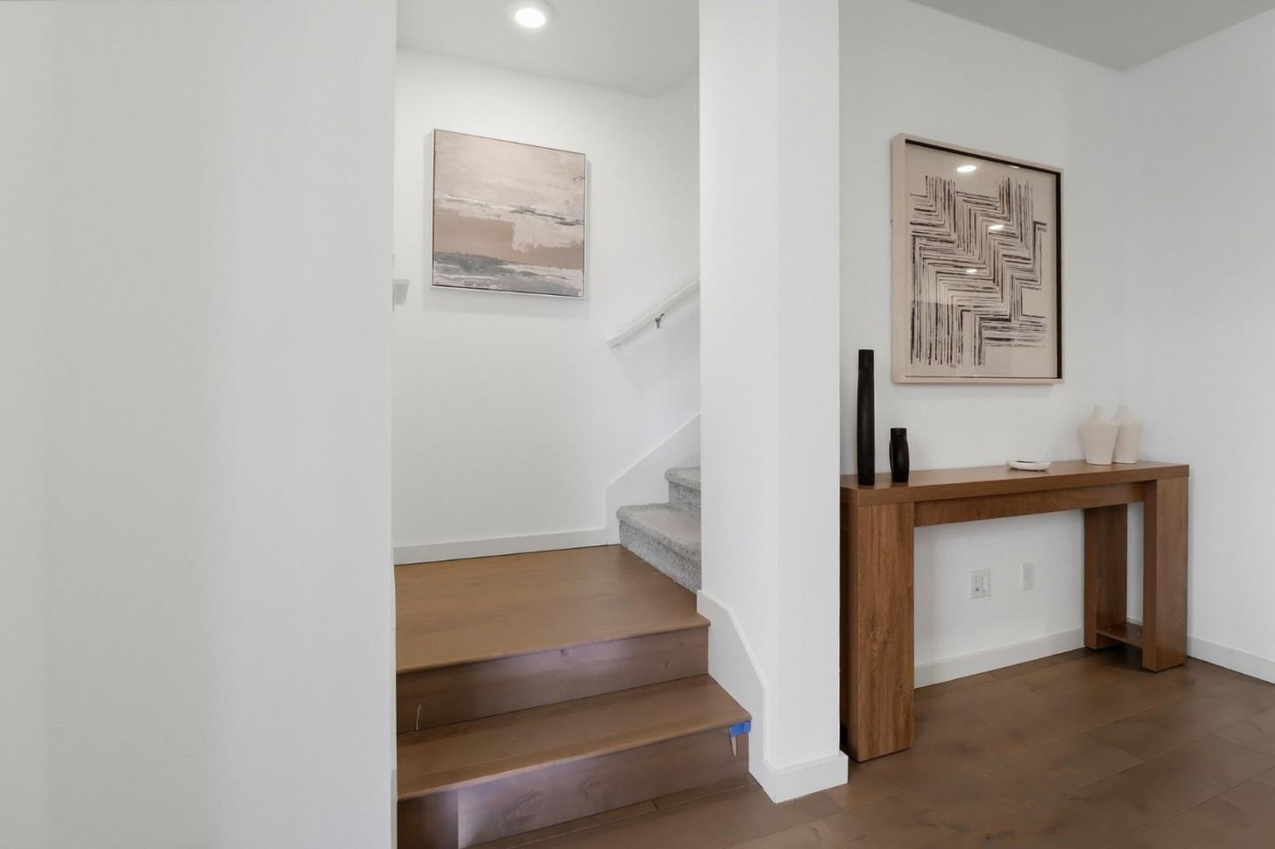 Detail Gallery Image 18 of 38 For 537 San Lorenzo Ter #2,  Sunnyvale,  CA 94085 - 3 Beds | 2/2 Baths