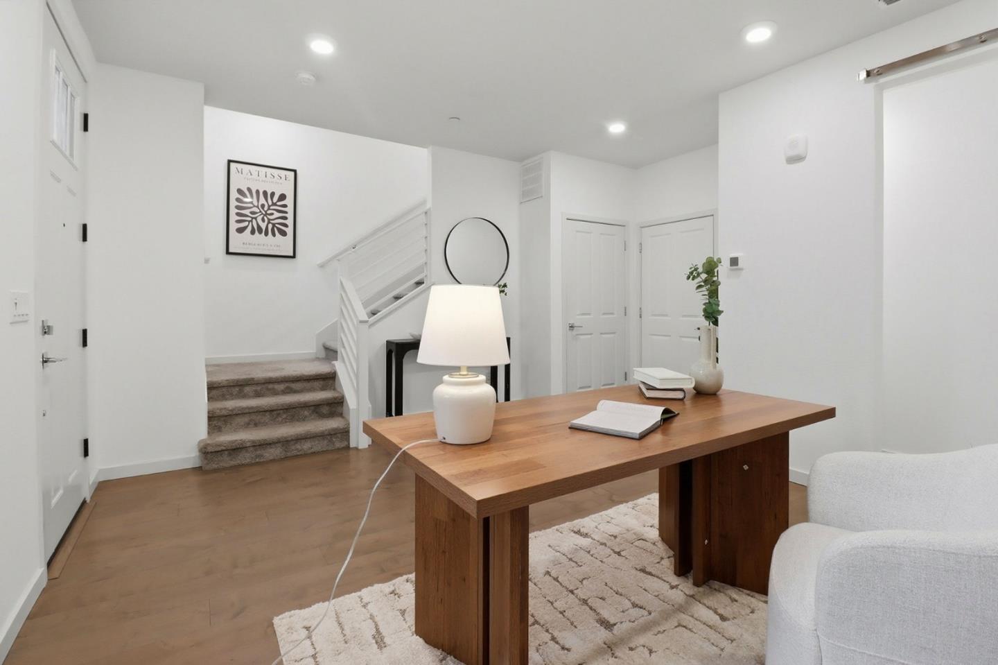 Detail Gallery Image 4 of 38 For 537 San Lorenzo Ter #2,  Sunnyvale,  CA 94085 - 3 Beds | 2/2 Baths