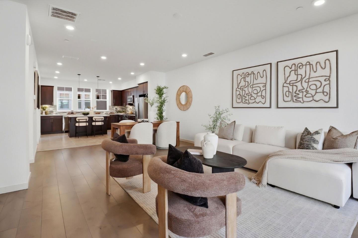 Detail Gallery Image 6 of 38 For 537 San Lorenzo Ter #2,  Sunnyvale,  CA 94085 - 3 Beds | 2/2 Baths