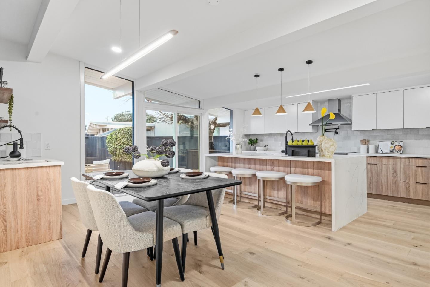 Detail Gallery Image 20 of 69 For 1189 Vanderbilt Ct E, Sunnyvale,  CA 94087 - 5 Beds | 3/1 Baths