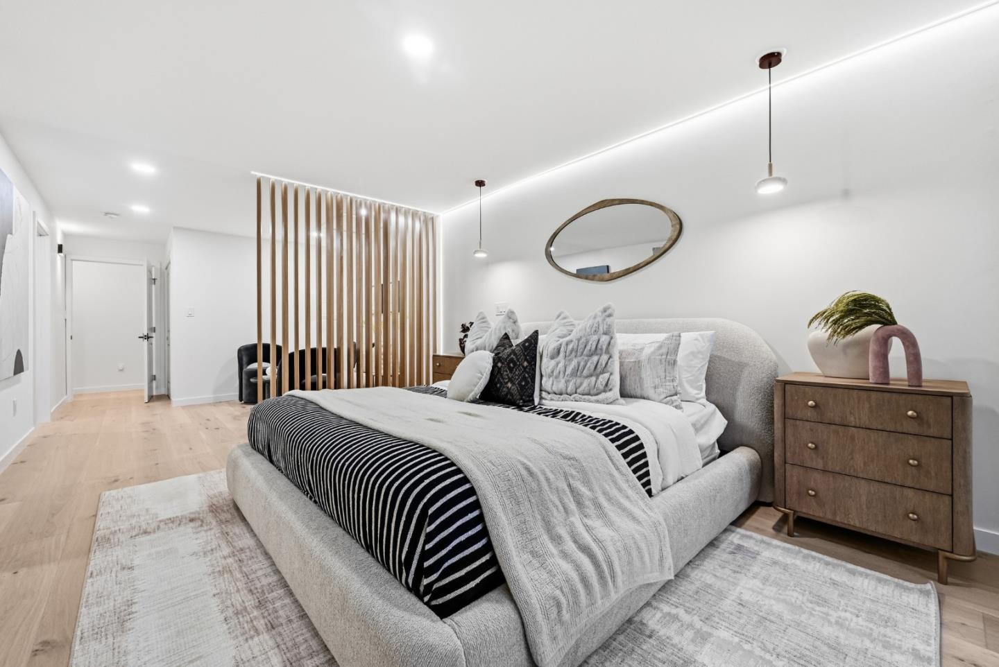 Detail Gallery Image 25 of 69 For 1189 Vanderbilt Ct E, Sunnyvale,  CA 94087 - 5 Beds | 3/1 Baths