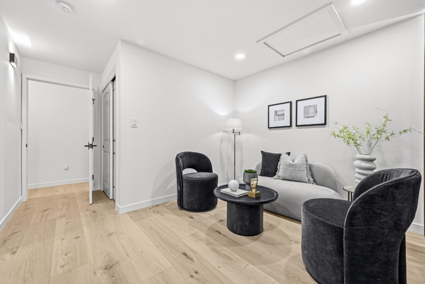 Detail Gallery Image 28 of 69 For 1189 Vanderbilt Ct E, Sunnyvale,  CA 94087 - 5 Beds | 3/1 Baths