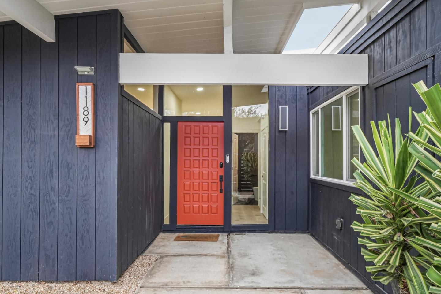 Detail Gallery Image 3 of 69 For 1189 Vanderbilt Ct E, Sunnyvale,  CA 94087 - 5 Beds | 3/1 Baths