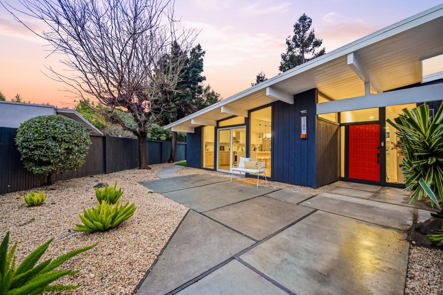 Detail Gallery Image 4 of 69 For 1189 Vanderbilt Ct E, Sunnyvale,  CA 94087 - 5 Beds | 3/1 Baths